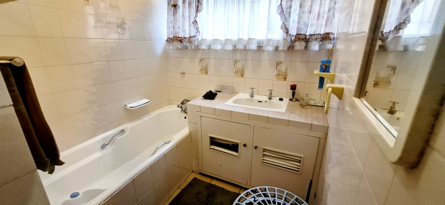 4 Bedroom Property for Sale in Sinoville Gauteng