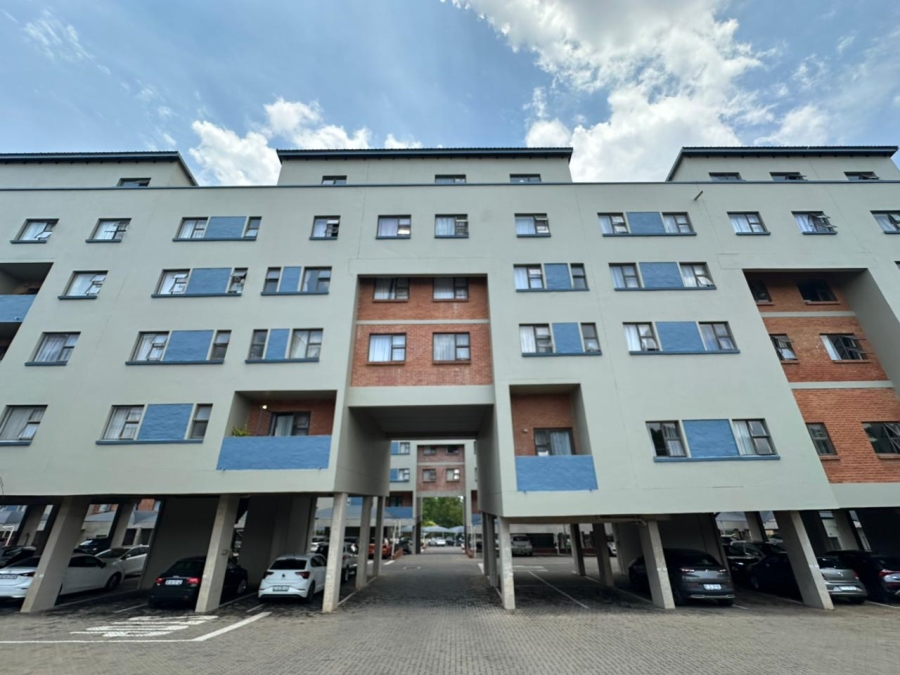 1 Bedroom Property for Sale in Die Hoewes Gauteng