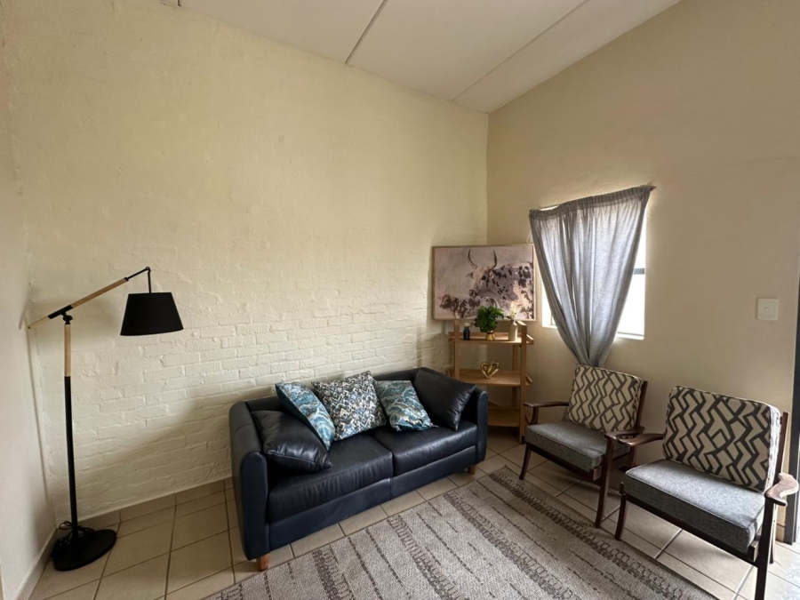 1 Bedroom Property for Sale in Die Hoewes Gauteng