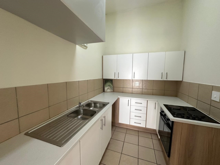 1 Bedroom Property for Sale in Die Hoewes Gauteng