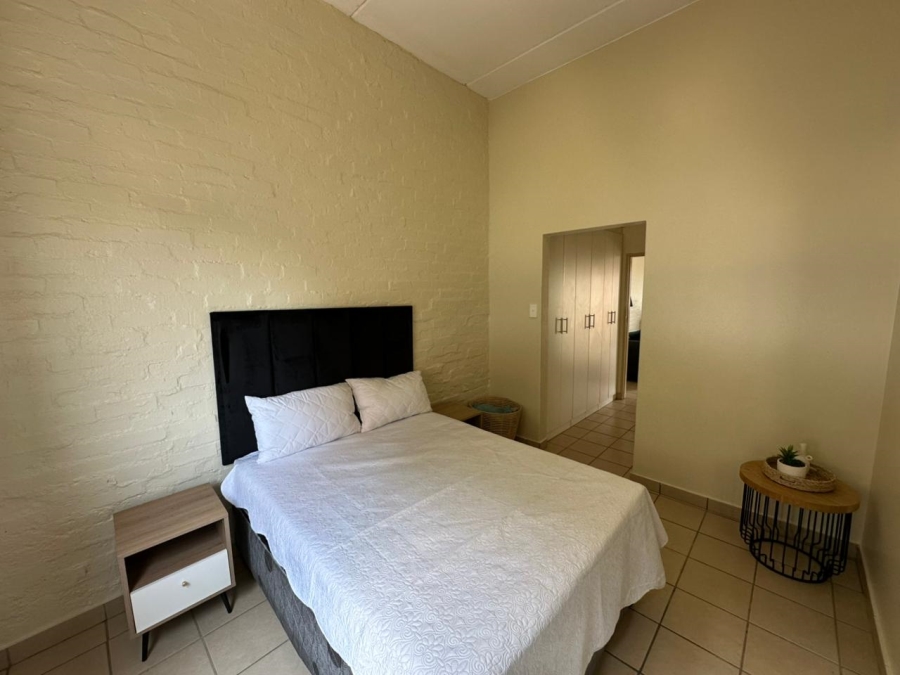 1 Bedroom Property for Sale in Die Hoewes Gauteng