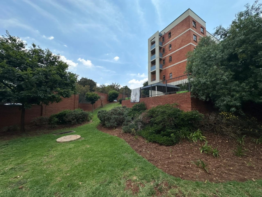 1 Bedroom Property for Sale in Die Hoewes Gauteng