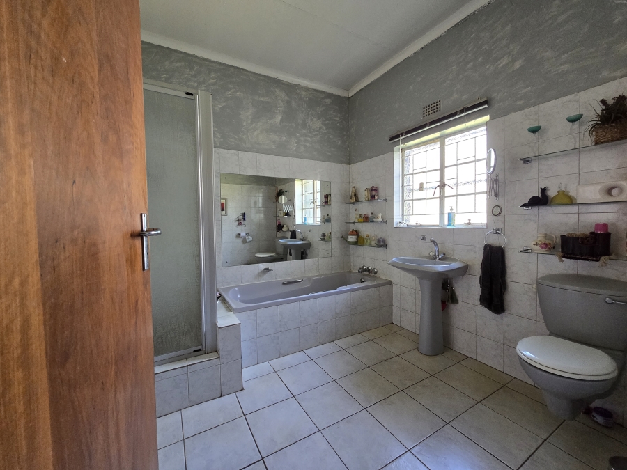 4 Bedroom Property for Sale in Theresa Park Gauteng