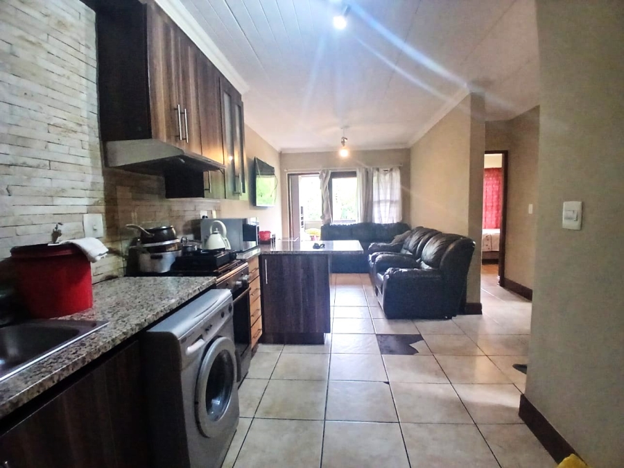 To Let 2 Bedroom Property for Rent in Waverley Gauteng
