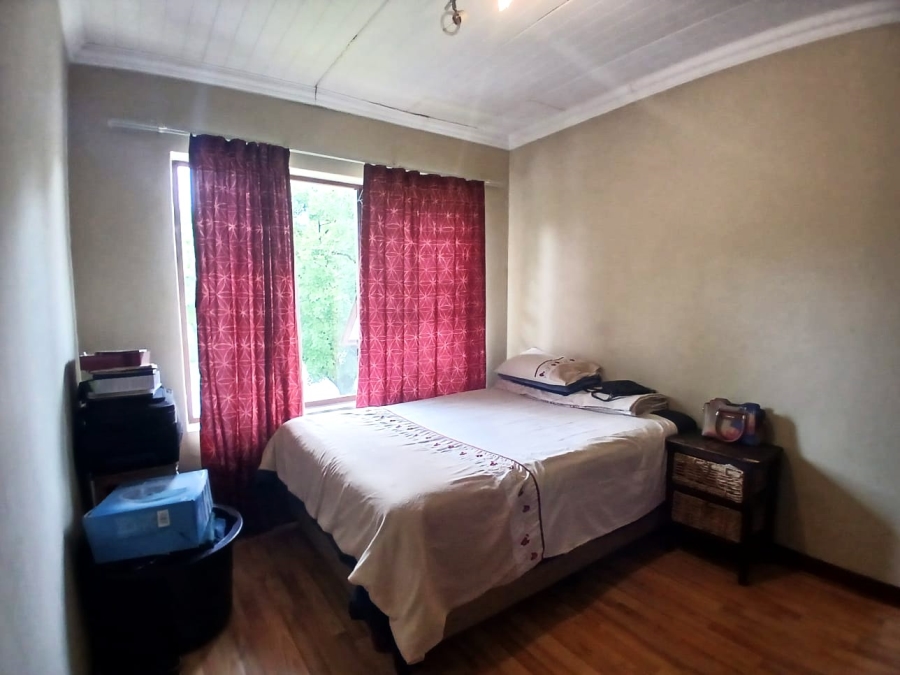 To Let 2 Bedroom Property for Rent in Waverley Gauteng
