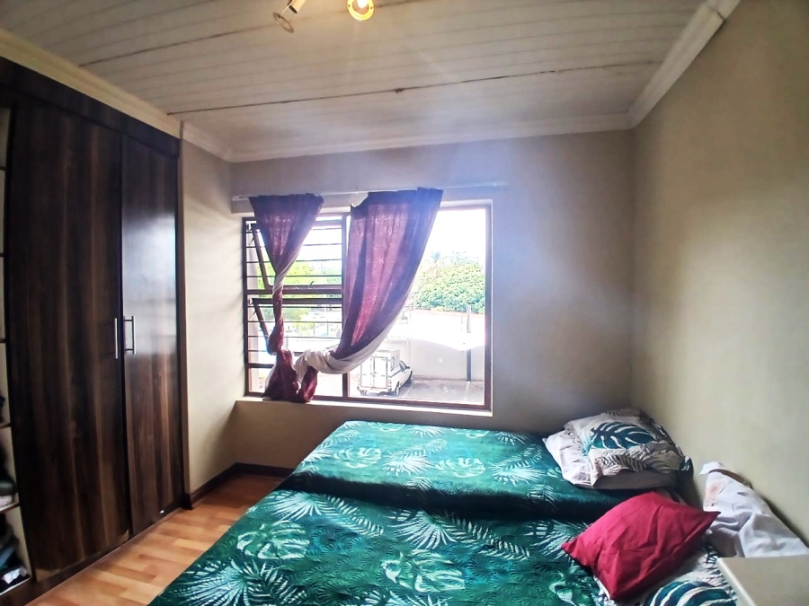 To Let 2 Bedroom Property for Rent in Waverley Gauteng