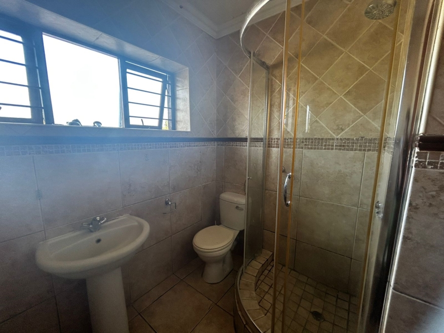 To Let 2 Bedroom Property for Rent in Waverley Gauteng