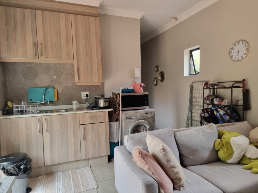To Let 1 Bedroom Property for Rent in Brooklyn Gauteng
