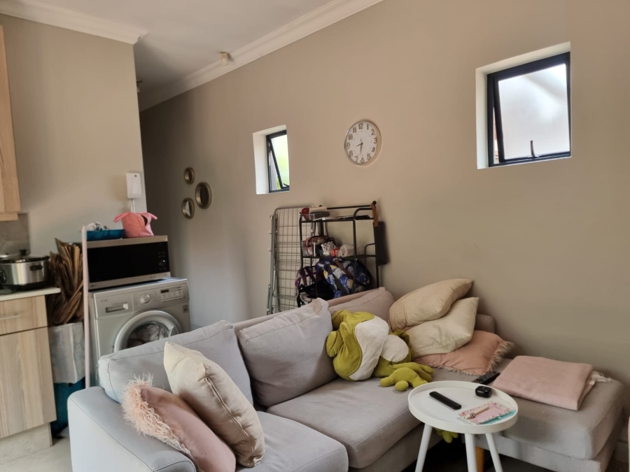 To Let 1 Bedroom Property for Rent in Brooklyn Gauteng