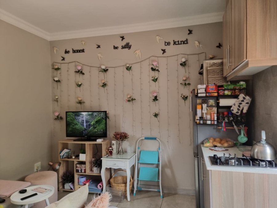 To Let 1 Bedroom Property for Rent in Brooklyn Gauteng