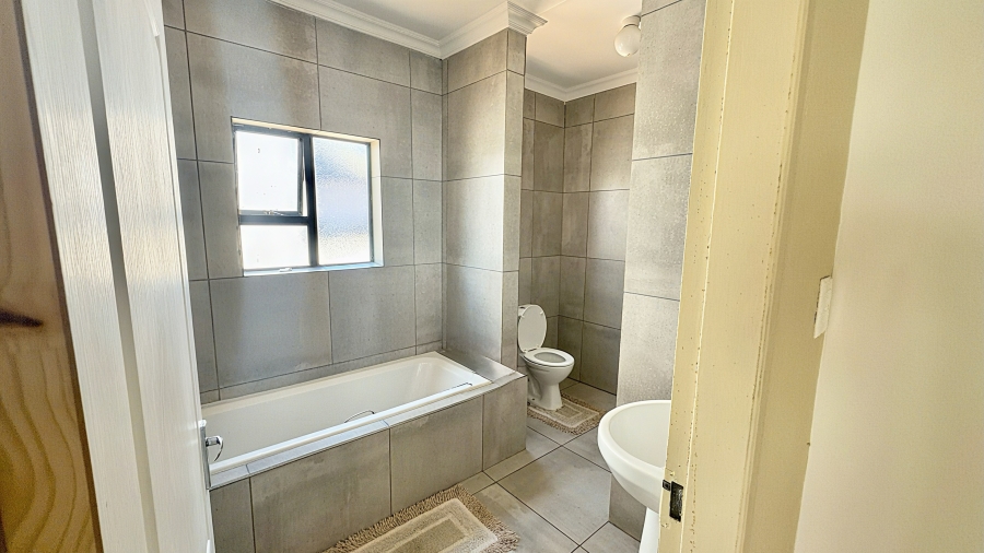 3 Bedroom Property for Sale in The Orchards Gauteng