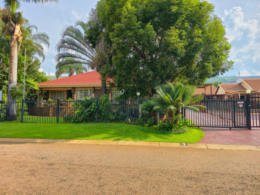 4 Bedroom Property for Sale in Florauna Gauteng