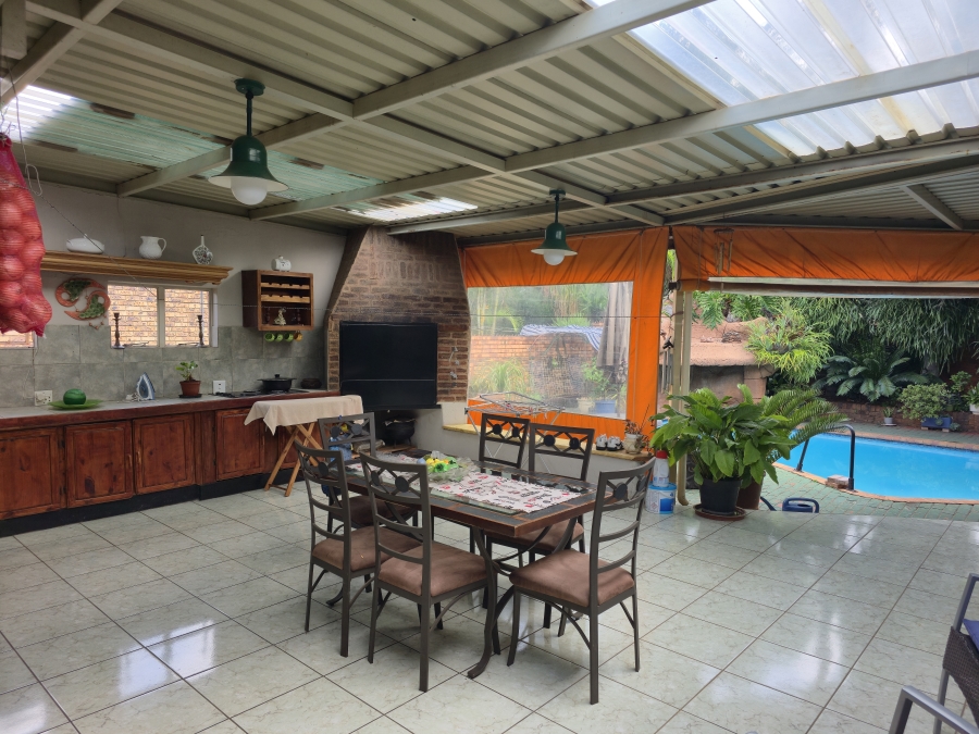 4 Bedroom Property for Sale in Florauna Gauteng