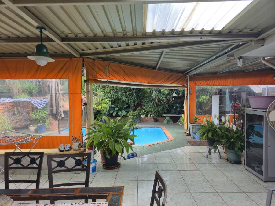 4 Bedroom Property for Sale in Florauna Gauteng