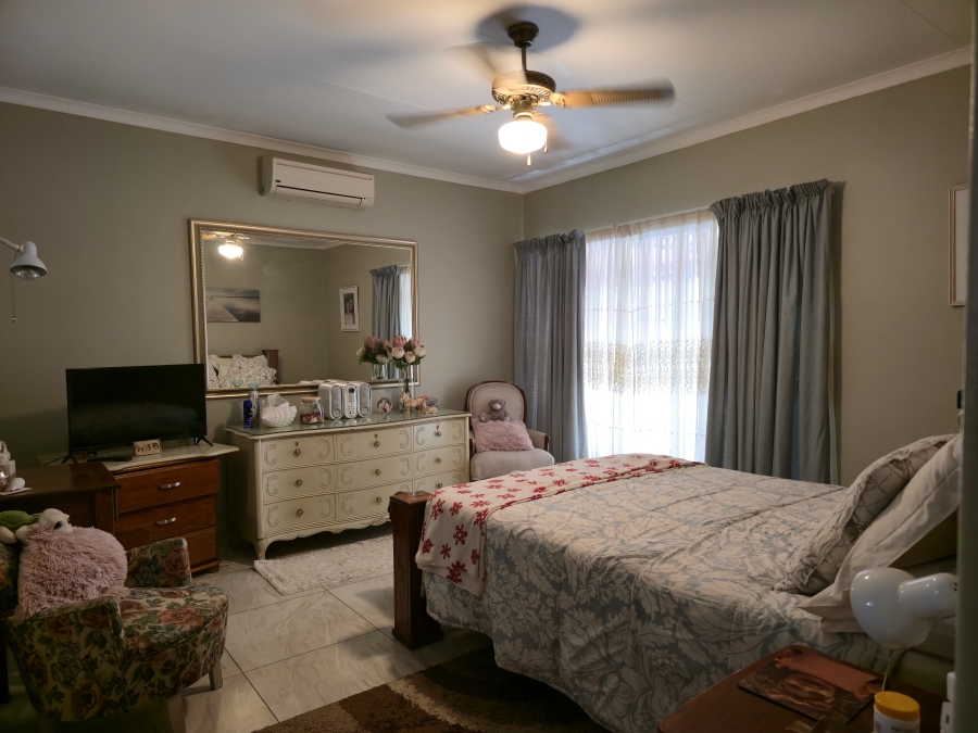 4 Bedroom Property for Sale in Florauna Gauteng