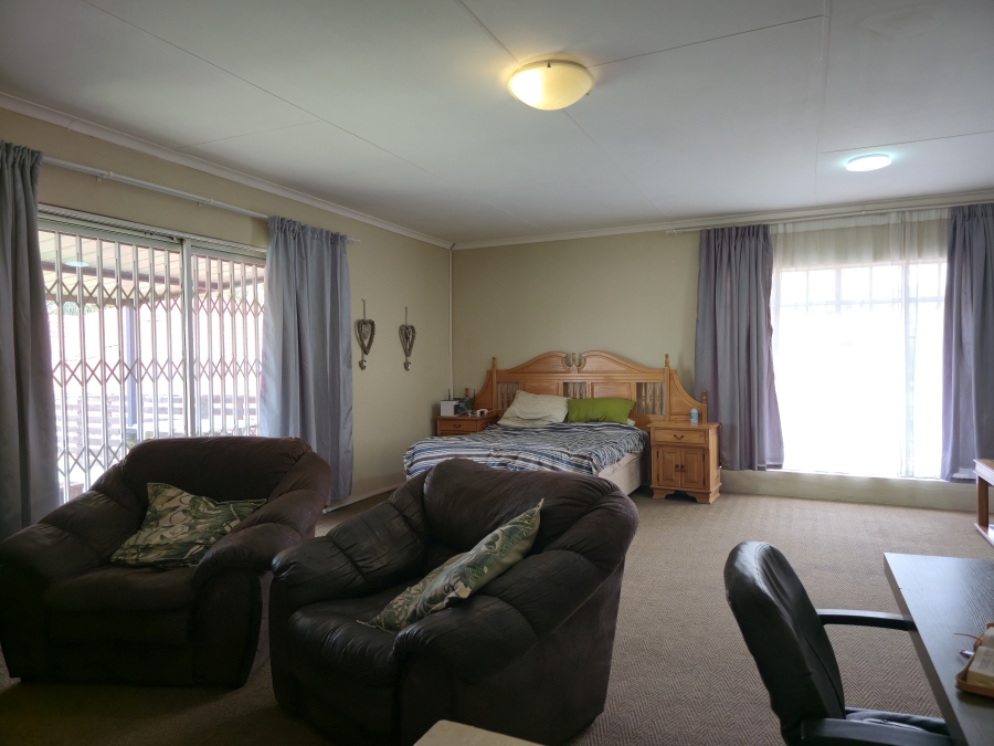 4 Bedroom Property for Sale in Florauna Gauteng