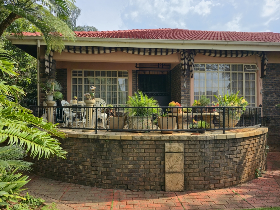 4 Bedroom Property for Sale in Florauna Gauteng