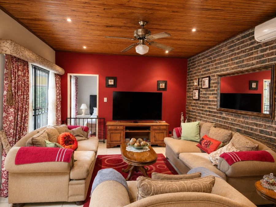 6 Bedroom Property for Sale in Florauna Gauteng