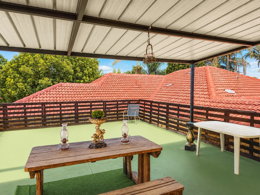 6 Bedroom Property for Sale in Florauna Gauteng