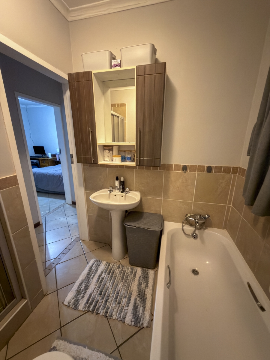 2 Bedroom Property for Sale in Mooikloof Ridge Gauteng