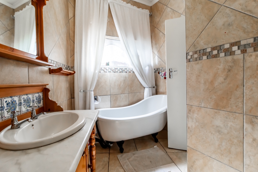 3 Bedroom Property for Sale in Waterkloof Glen Gauteng