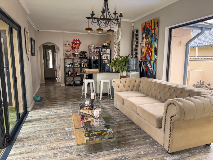 3 Bedroom Property for Sale in Garsfontein Gauteng