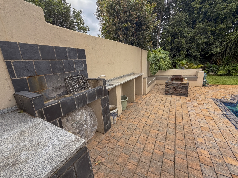 3 Bedroom Property for Sale in Garsfontein Gauteng