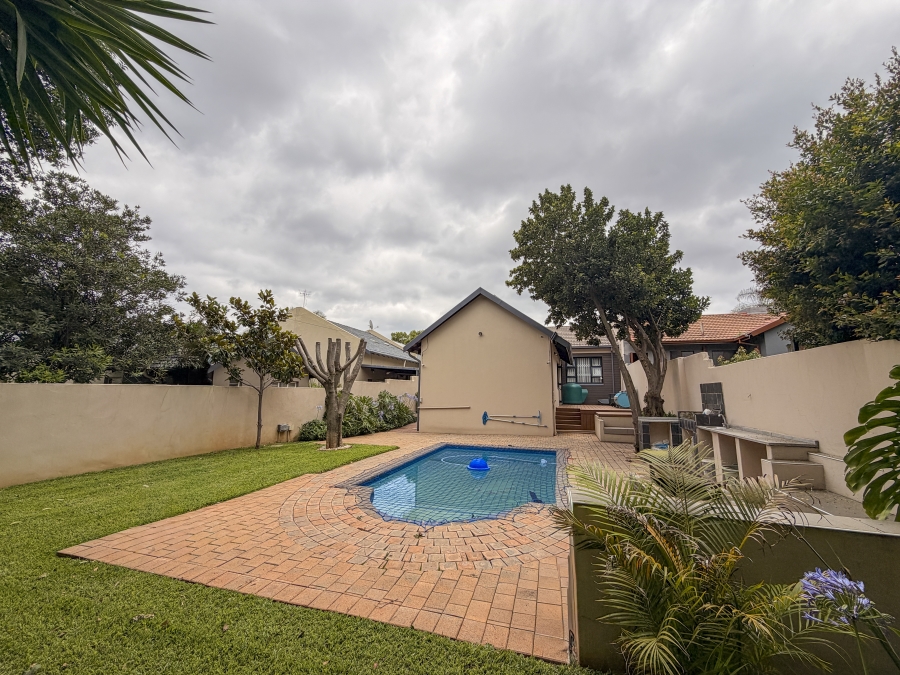 3 Bedroom Property for Sale in Garsfontein Gauteng