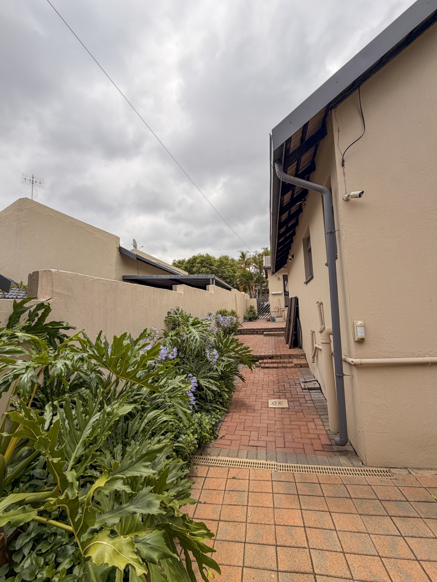 3 Bedroom Property for Sale in Garsfontein Gauteng