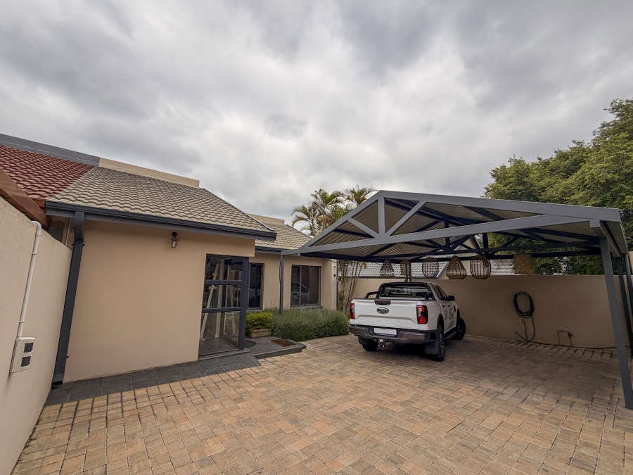 3 Bedroom Property for Sale in Garsfontein Gauteng