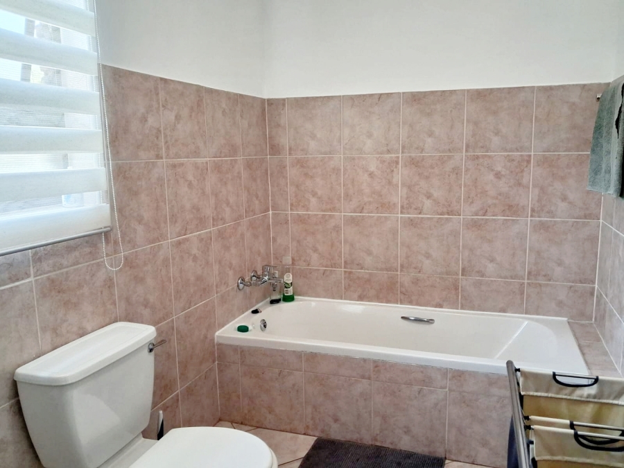 1 Bedroom Property for Sale in Noordhang Gauteng