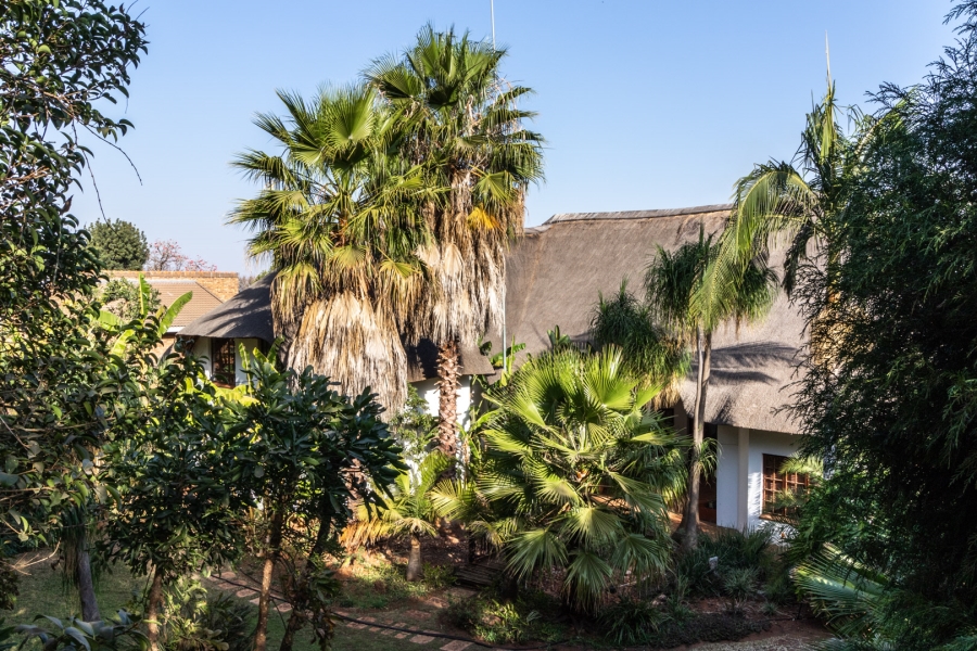 To Let 6 Bedroom Property for Rent in Waverley Gauteng