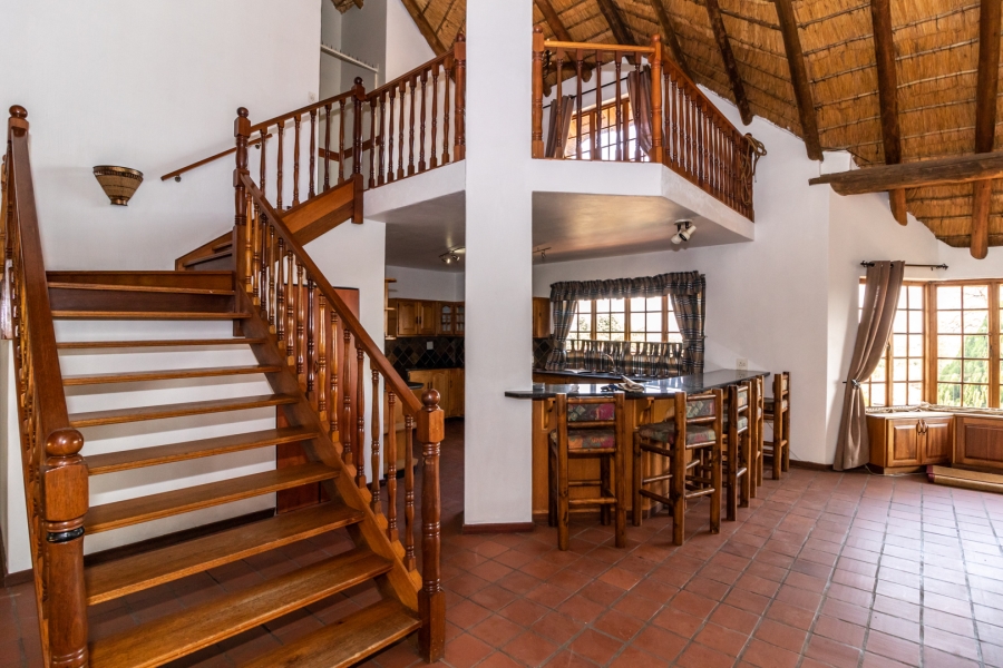 To Let 6 Bedroom Property for Rent in Waverley Gauteng