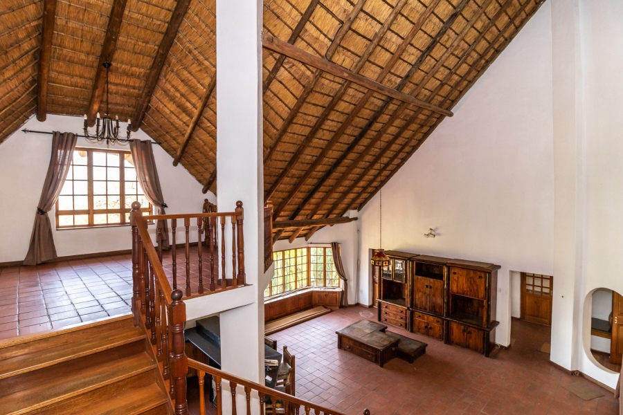 To Let 6 Bedroom Property for Rent in Waverley Gauteng