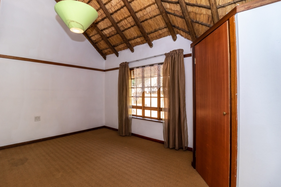 To Let 6 Bedroom Property for Rent in Waverley Gauteng