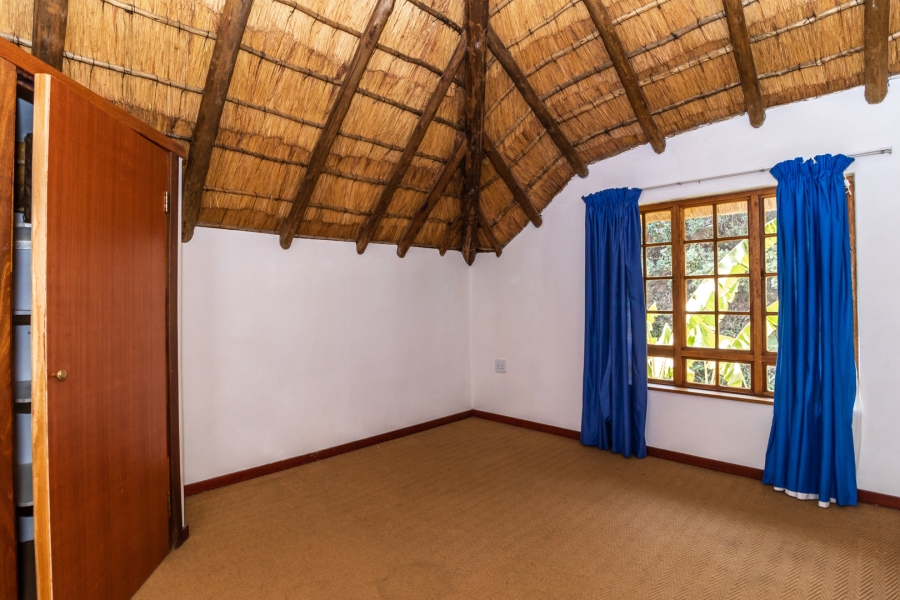 To Let 6 Bedroom Property for Rent in Waverley Gauteng