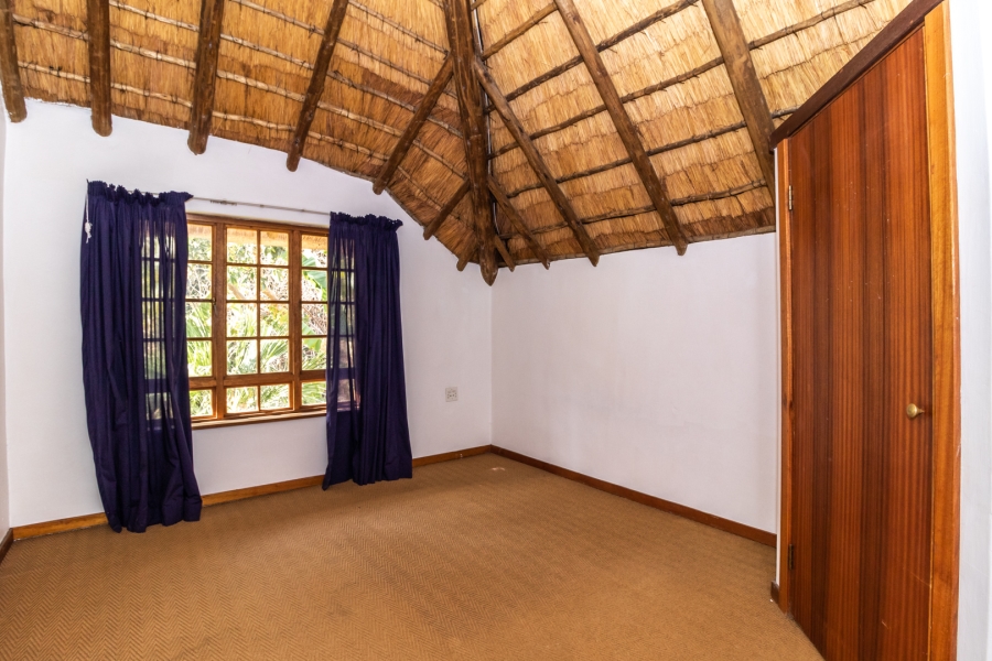 To Let 6 Bedroom Property for Rent in Waverley Gauteng