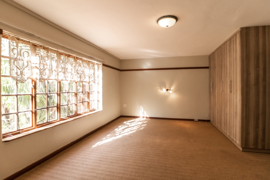 To Let 6 Bedroom Property for Rent in Waverley Gauteng