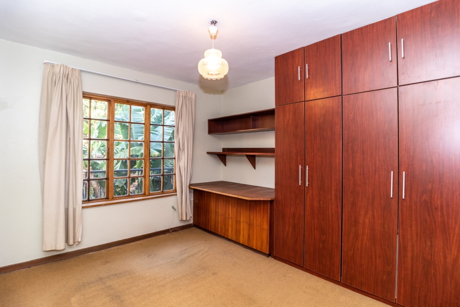 To Let 6 Bedroom Property for Rent in Waverley Gauteng