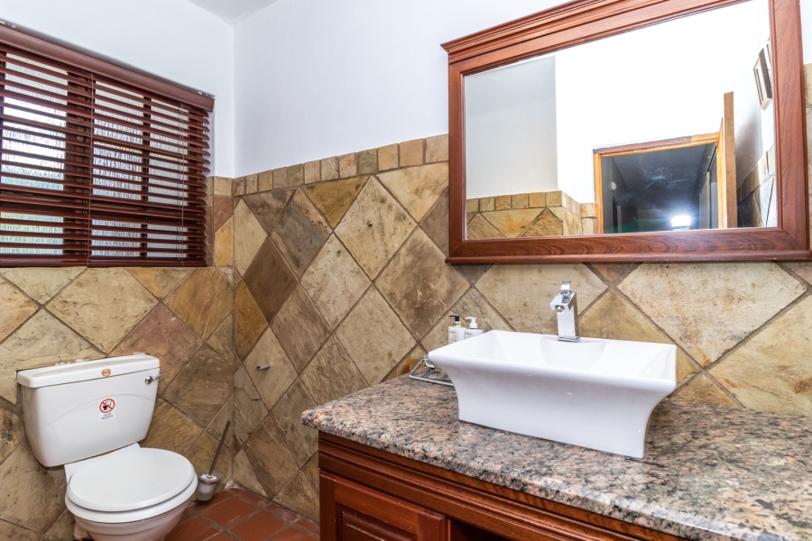 To Let 6 Bedroom Property for Rent in Waverley Gauteng