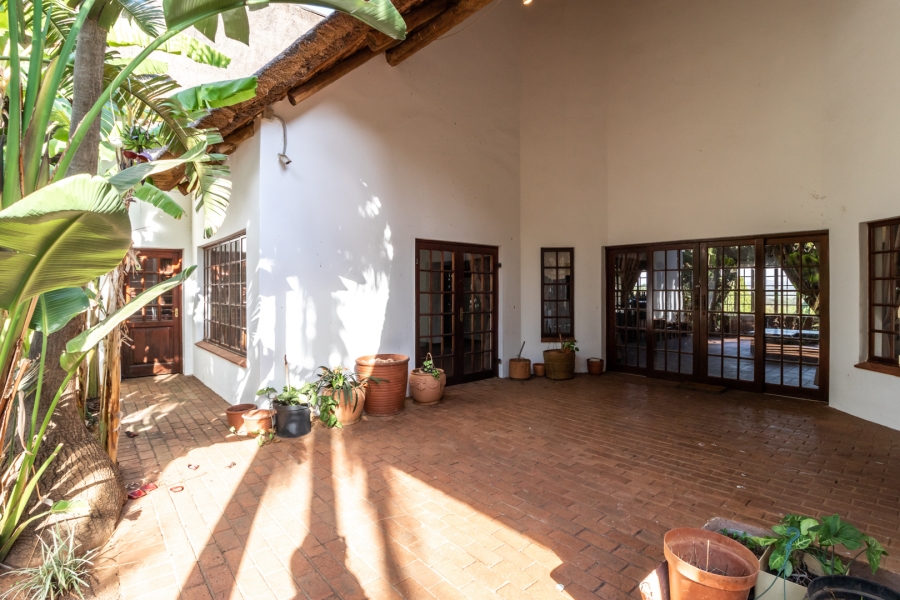 To Let 6 Bedroom Property for Rent in Waverley Gauteng