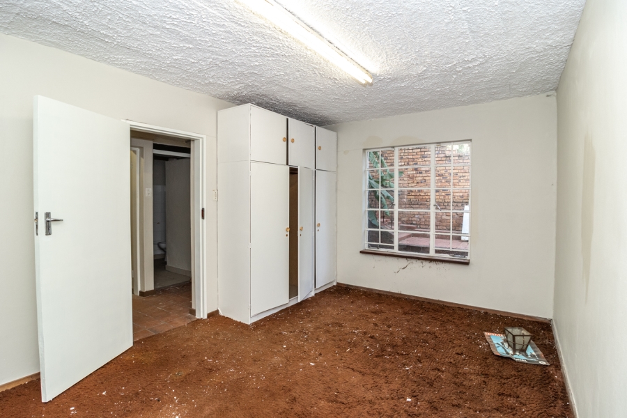 To Let 6 Bedroom Property for Rent in Waverley Gauteng