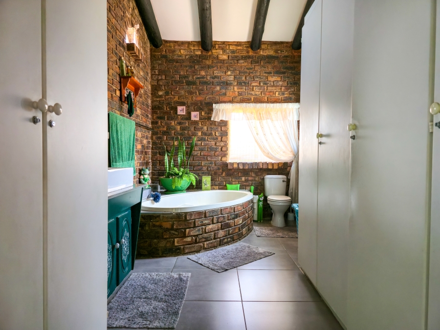 4 Bedroom Property for Sale in Amandasig Gauteng