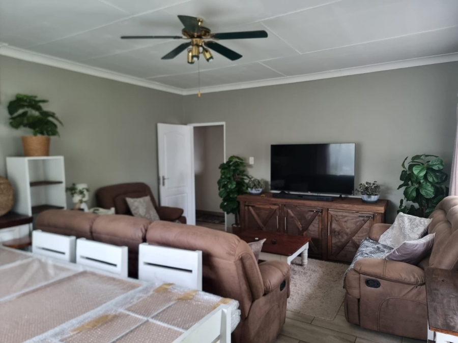 To Let 2 Bedroom Property for Rent in Waverley Gauteng