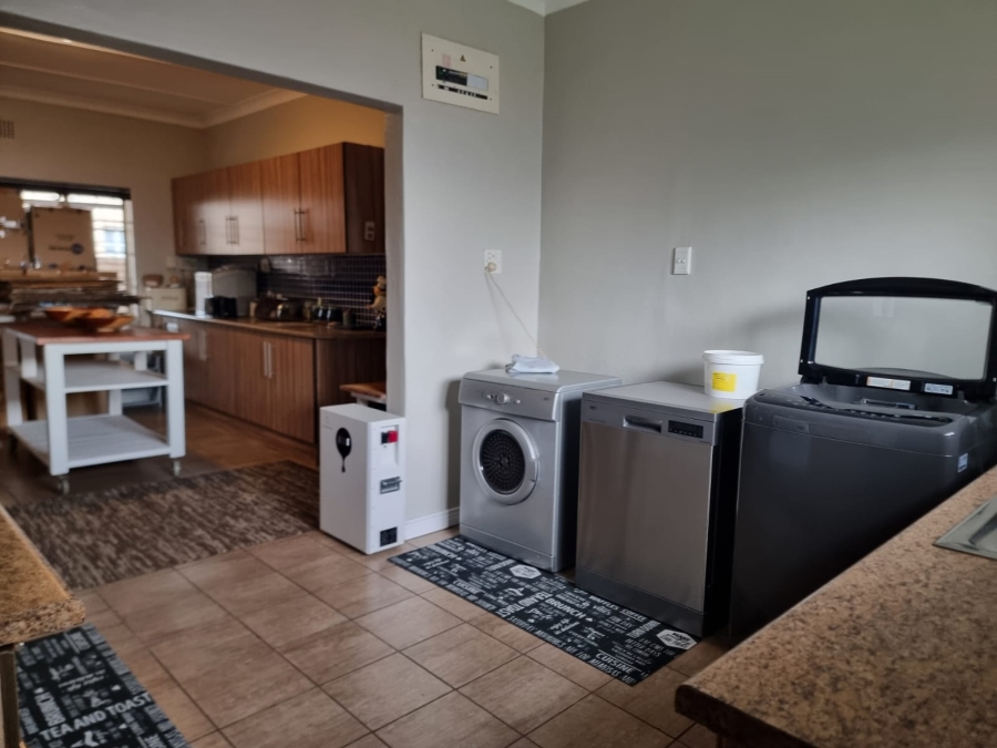 To Let 2 Bedroom Property for Rent in Waverley Gauteng