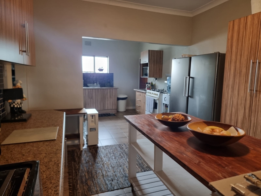 To Let 2 Bedroom Property for Rent in Waverley Gauteng