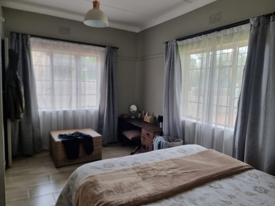 To Let 2 Bedroom Property for Rent in Waverley Gauteng