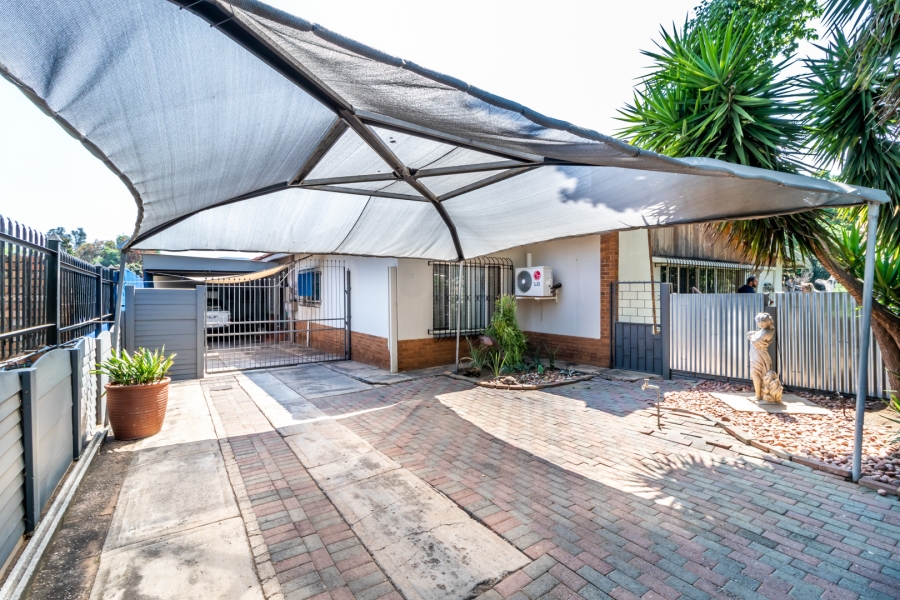 To Let 2 Bedroom Property for Rent in Gezina Gauteng