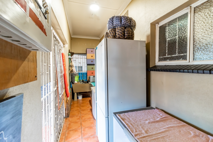 To Let 2 Bedroom Property for Rent in Gezina Gauteng