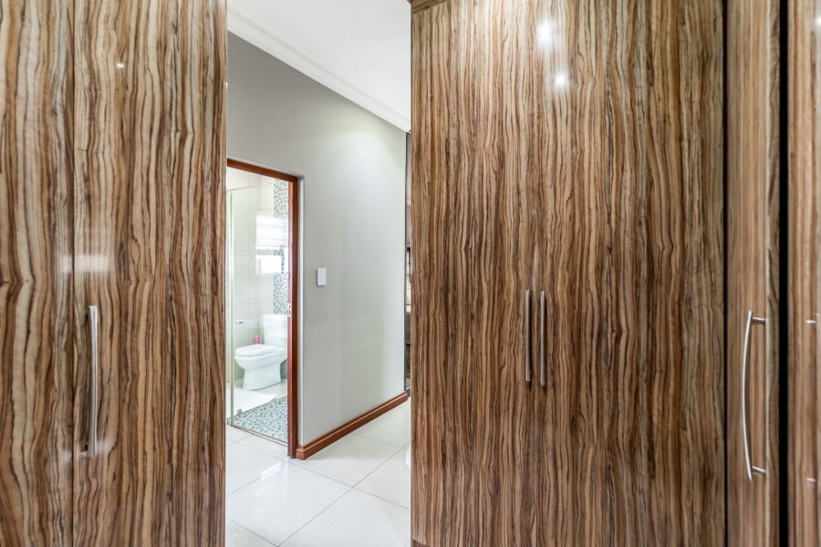 4 Bedroom Property for Sale in Zambezi Country Estate Gauteng